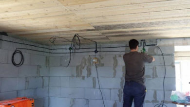 Фото - Как правильно провести разводку электропроводки в гараже: схемы разводки, требования к укладке кабеля